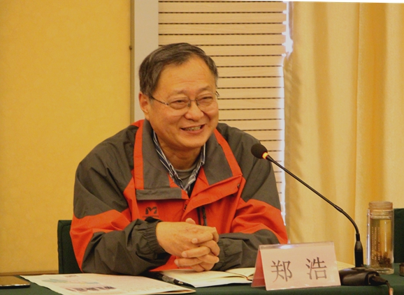 襄阳市民间文艺家协会主席郑浩在会上讲话